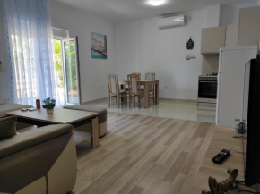 One Bedroom Apartment Gogo with Private Parking